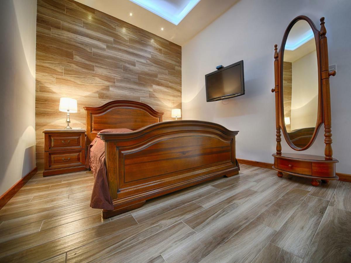 Anthony'S Maisonette Villa Qala Luaran gambar
